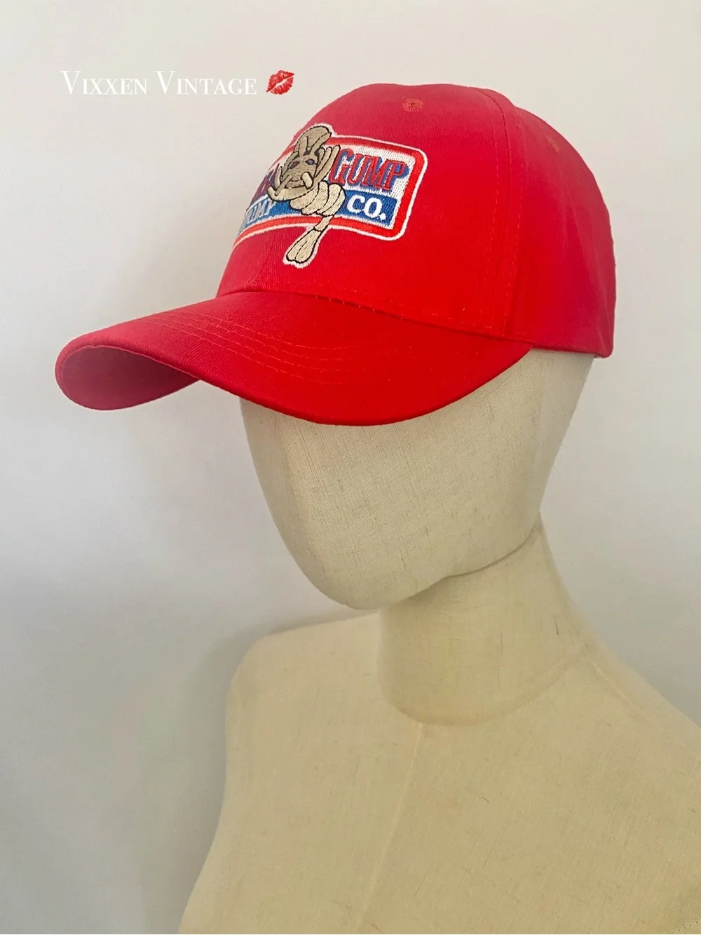FORREST GUMP 'BUBBA GUMP SHRIMP CO.' UNISEX BASEBALL CAP IN RED